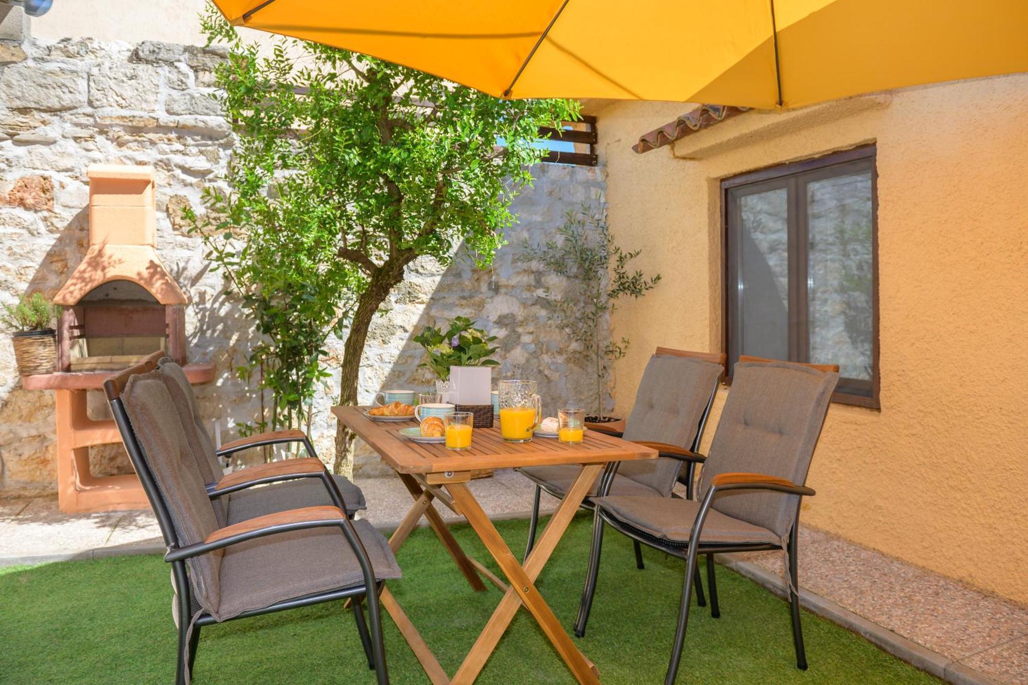 Apartman Dana Kastelir-Labinci 외부 사진